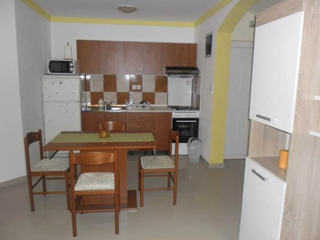 Apartment Elza Povlja