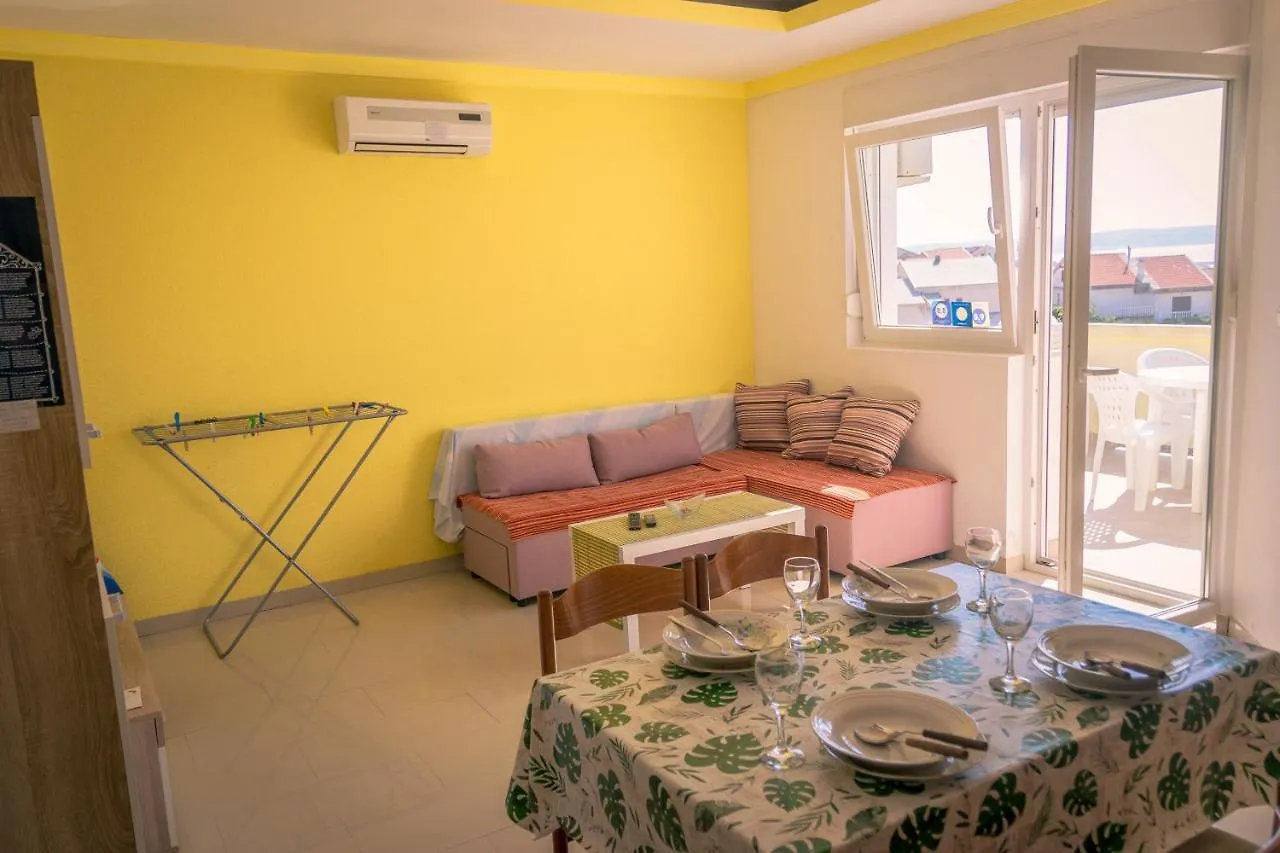 Apartment Elza Povlja