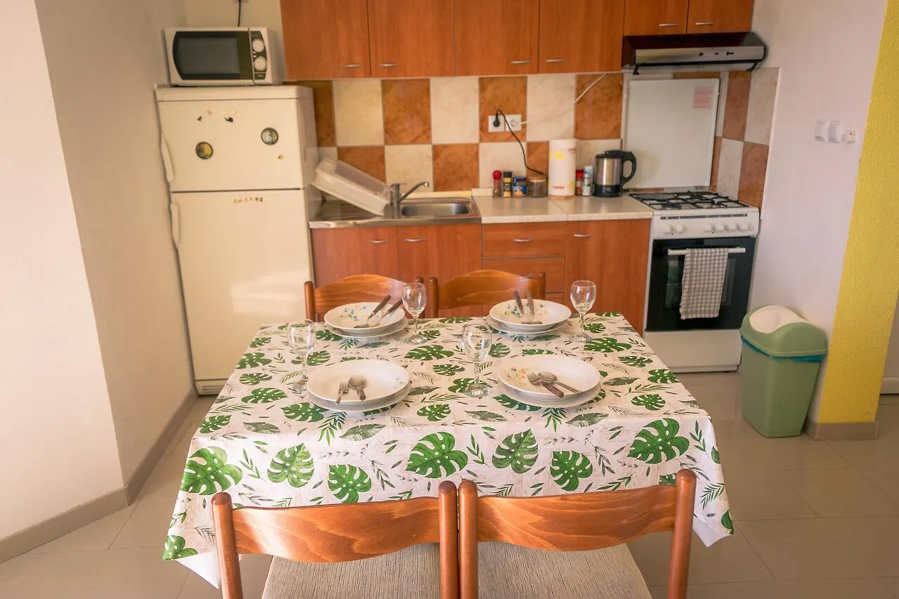 Apartment Elza Povlja  0*, Povljana Croatia